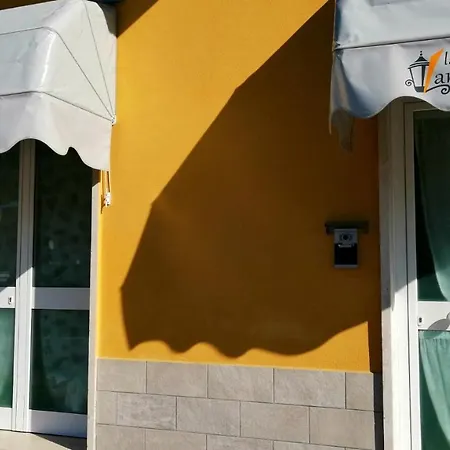 Affittacamere La Lanterna Sul Comò 4*