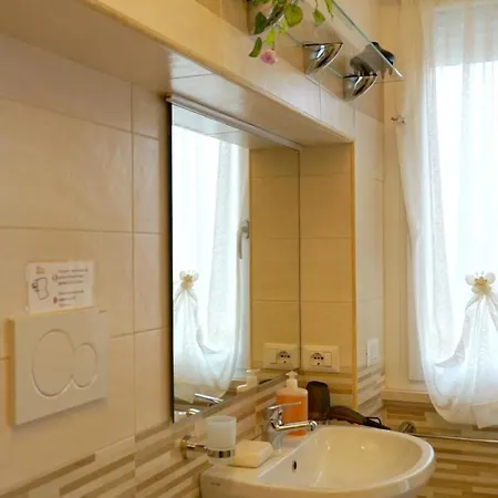 La Lanterna Sul Comò Affittacamere 4*